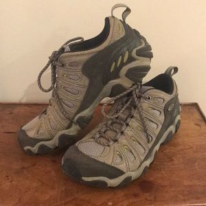 Oboz Sawtooth Men’s Hiking Shoe Size 8.5